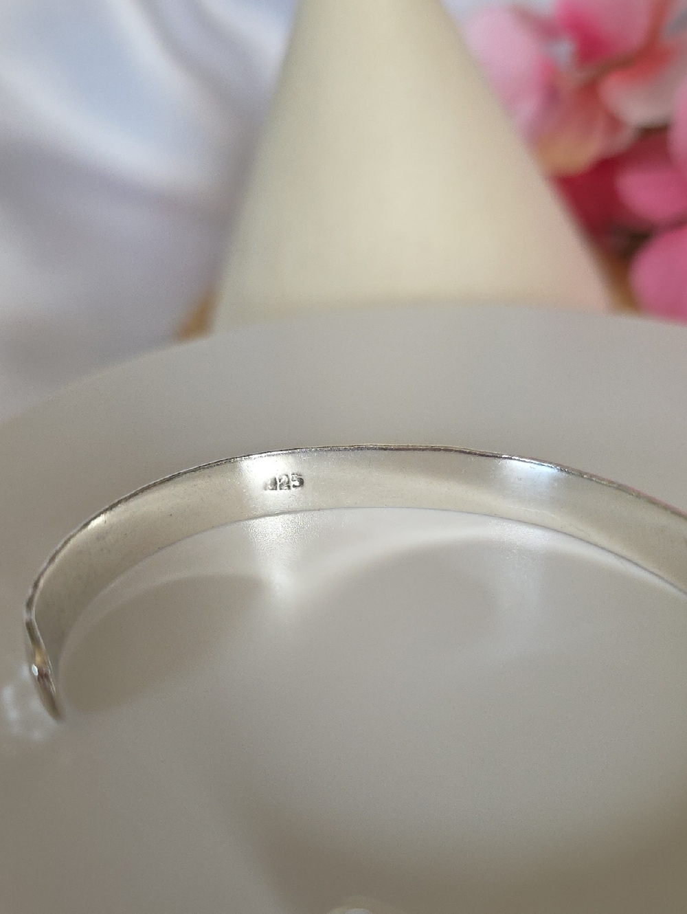 Vintage 925 Sterling Silver Dainty Hammered Cuff Bracelet - Picture 9 of 9